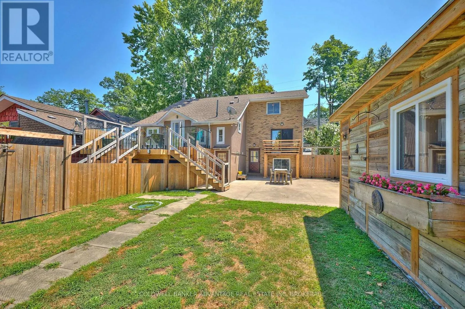 10572 LAKESHORE ROAD