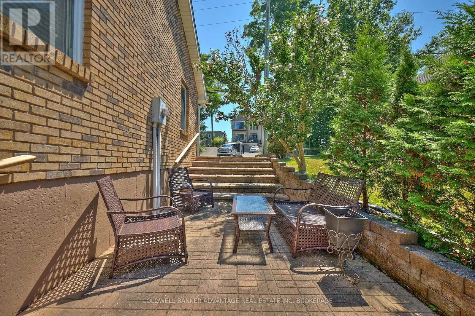 10572 LAKESHORE ROAD