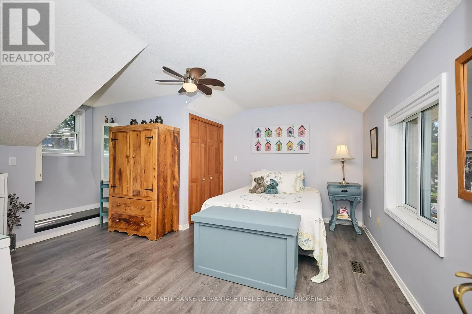 10572 LAKESHORE ROAD