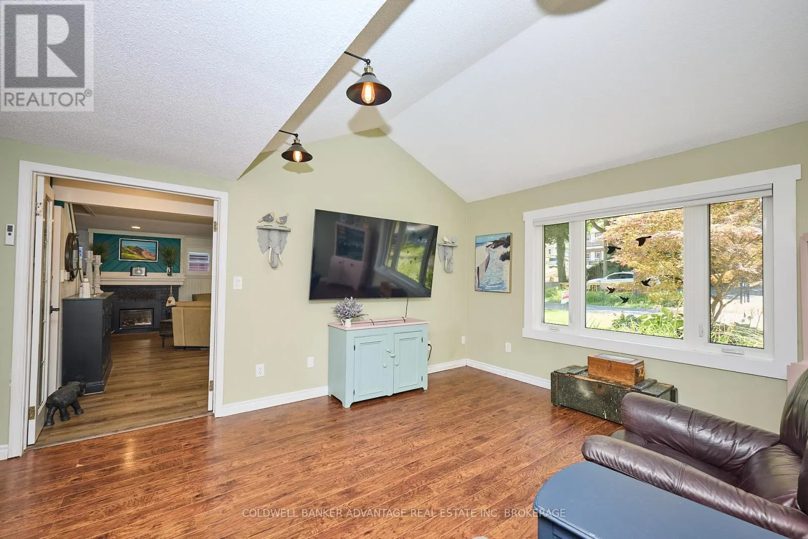 10572 LAKESHORE ROAD
