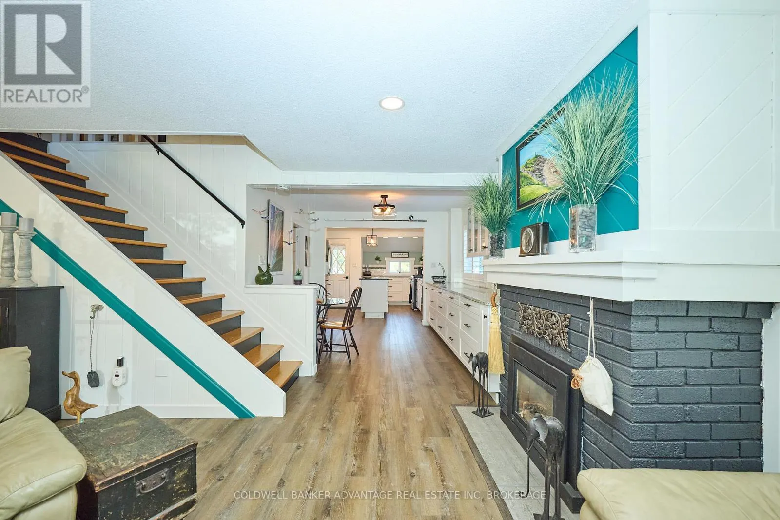 10572 LAKESHORE ROAD