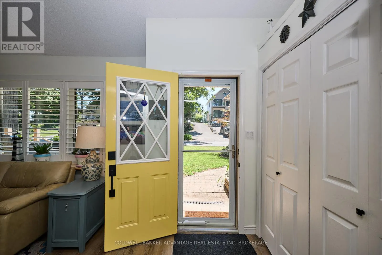10572 LAKESHORE ROAD