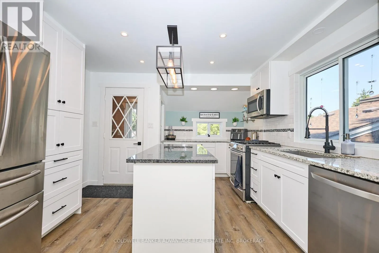 10572 LAKESHORE ROAD