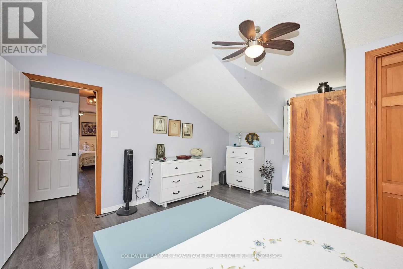 10572 LAKESHORE ROAD