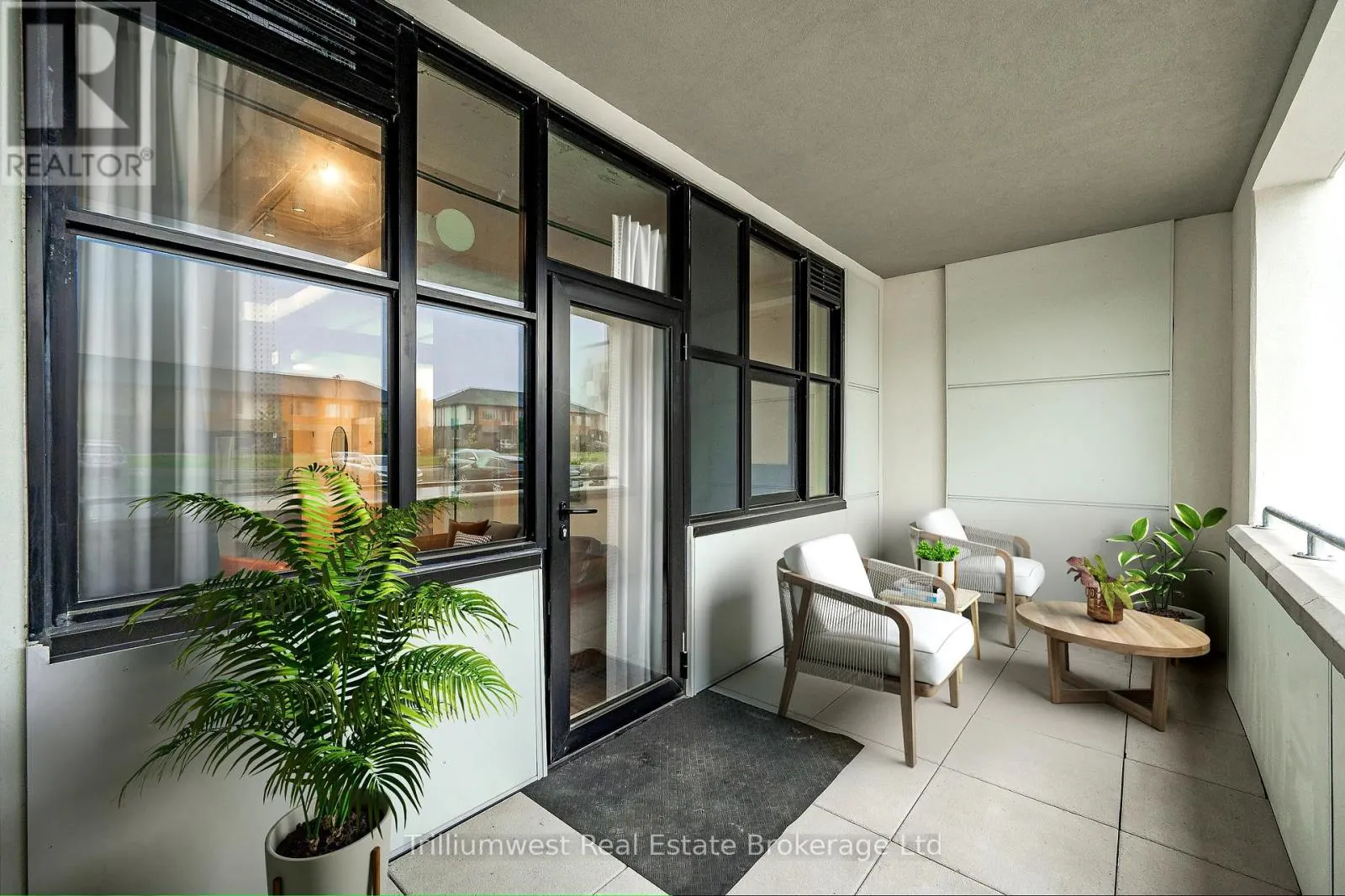 102 - 120 HURON STREET, #102