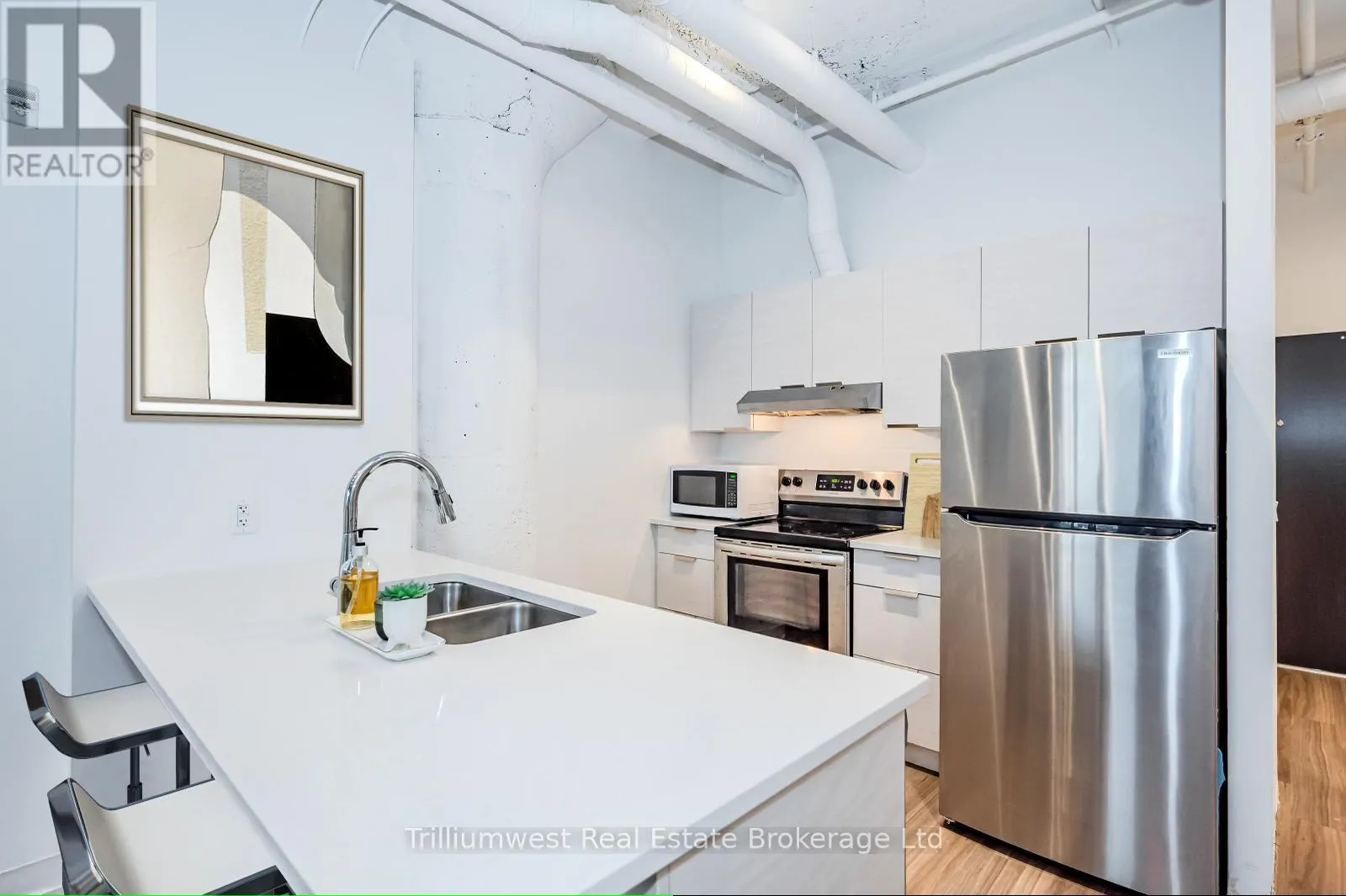 102 - 120 HURON STREET, #102