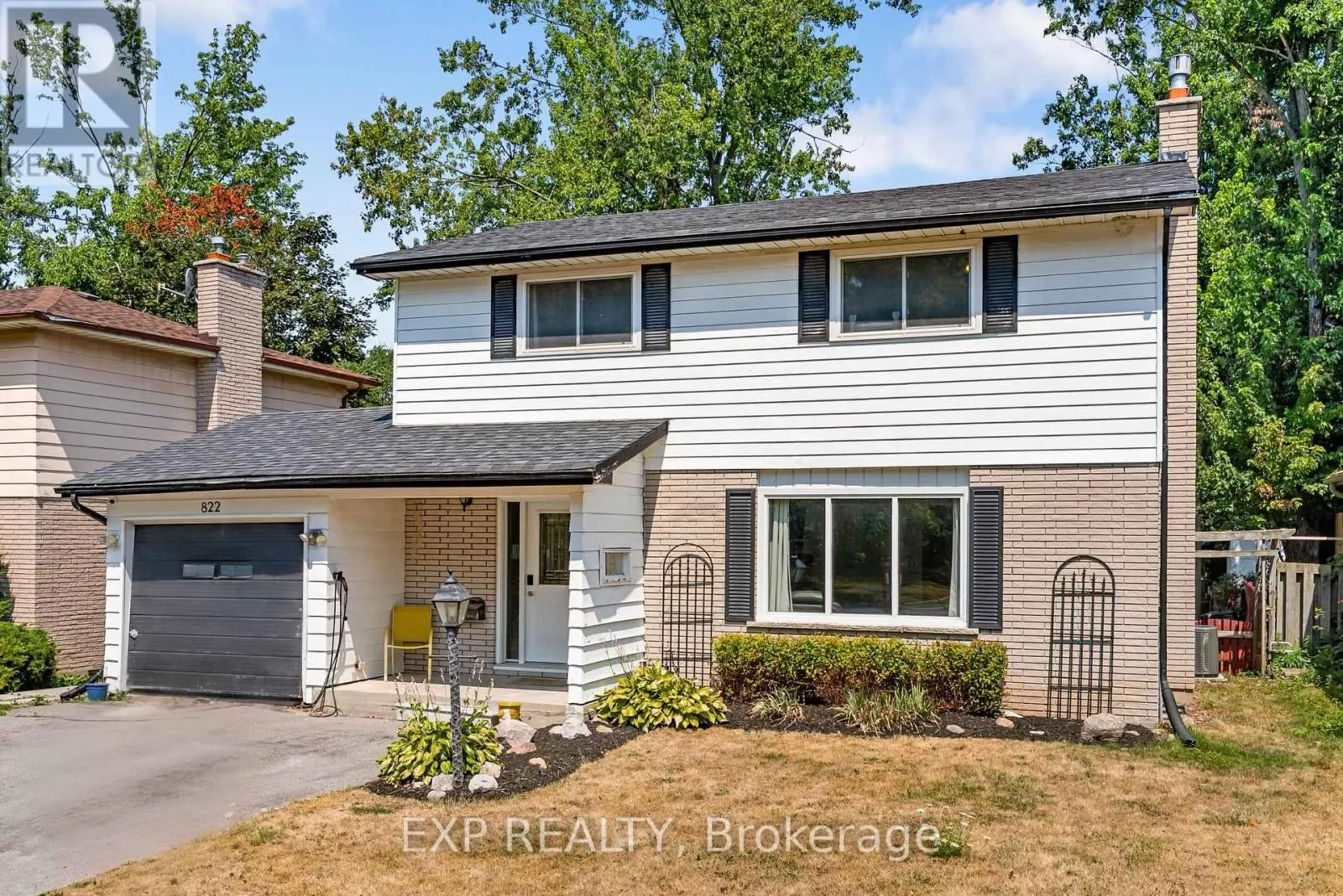 822 FOXE STREET
