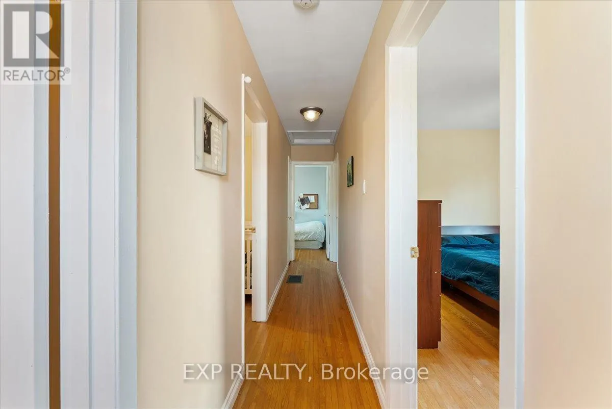822 FOXE STREET