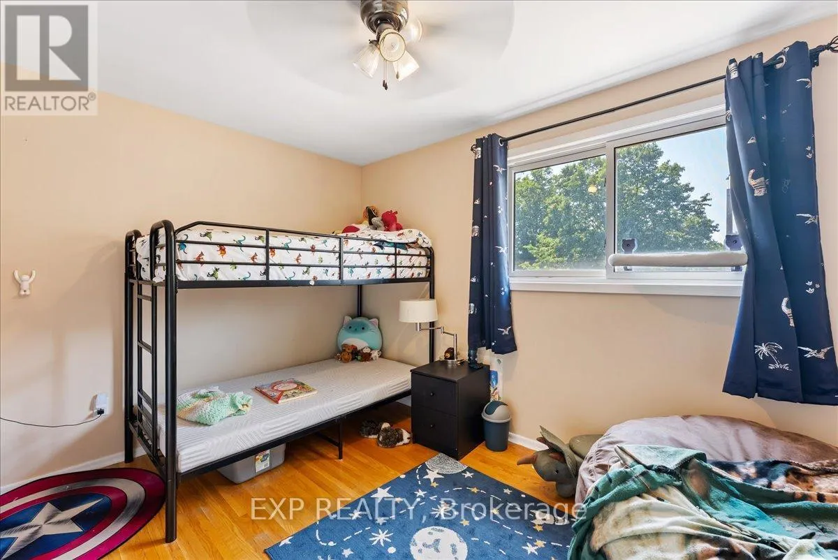 822 FOXE STREET
