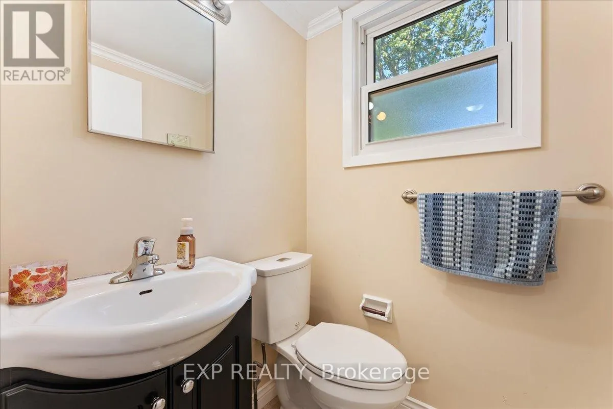 822 FOXE STREET