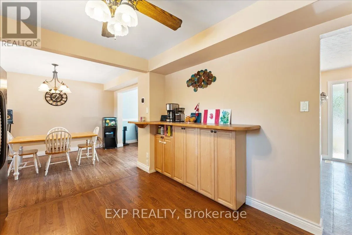 822 FOXE STREET