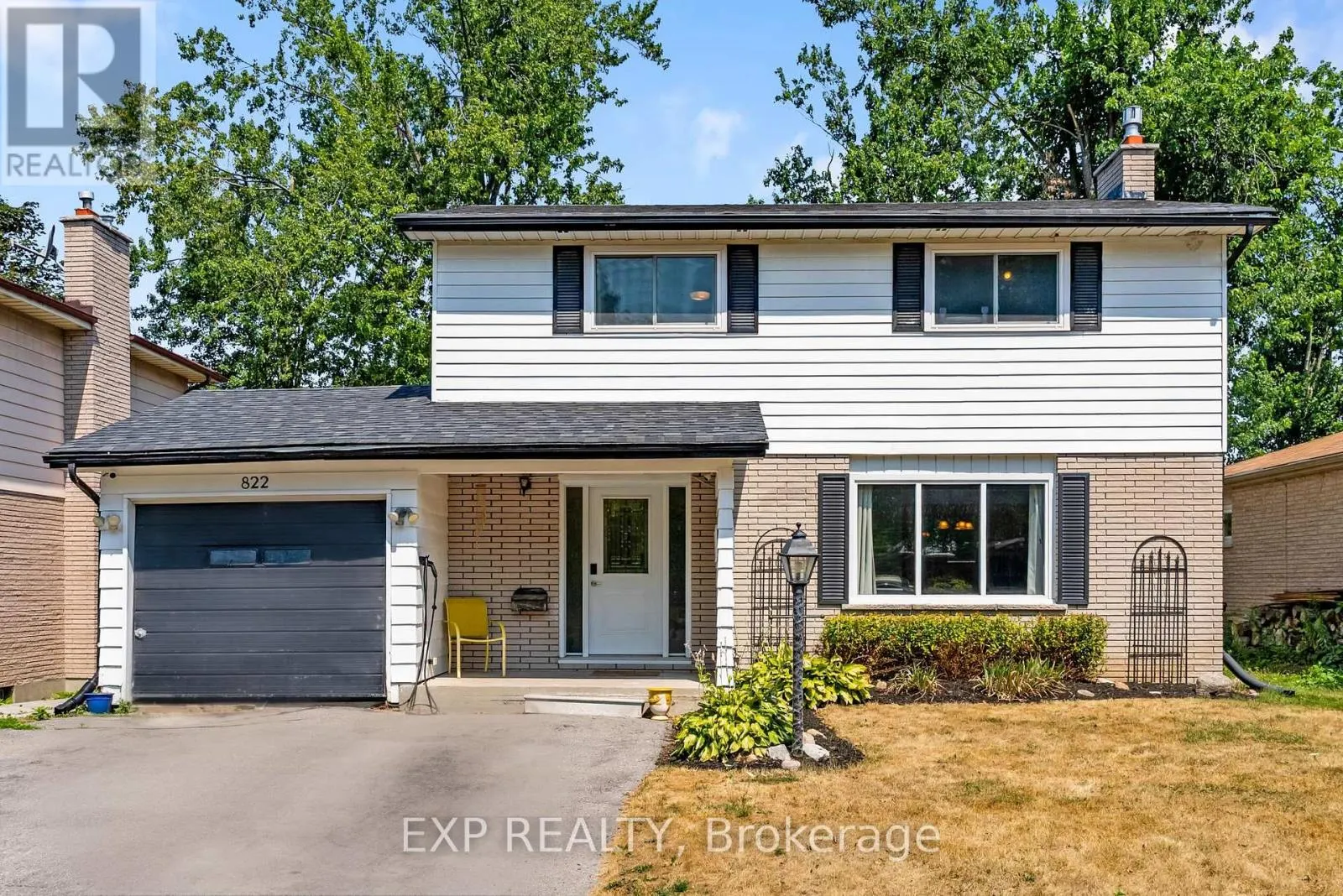 822 FOXE STREET