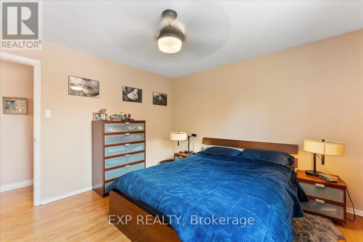 822 FOXE STREET