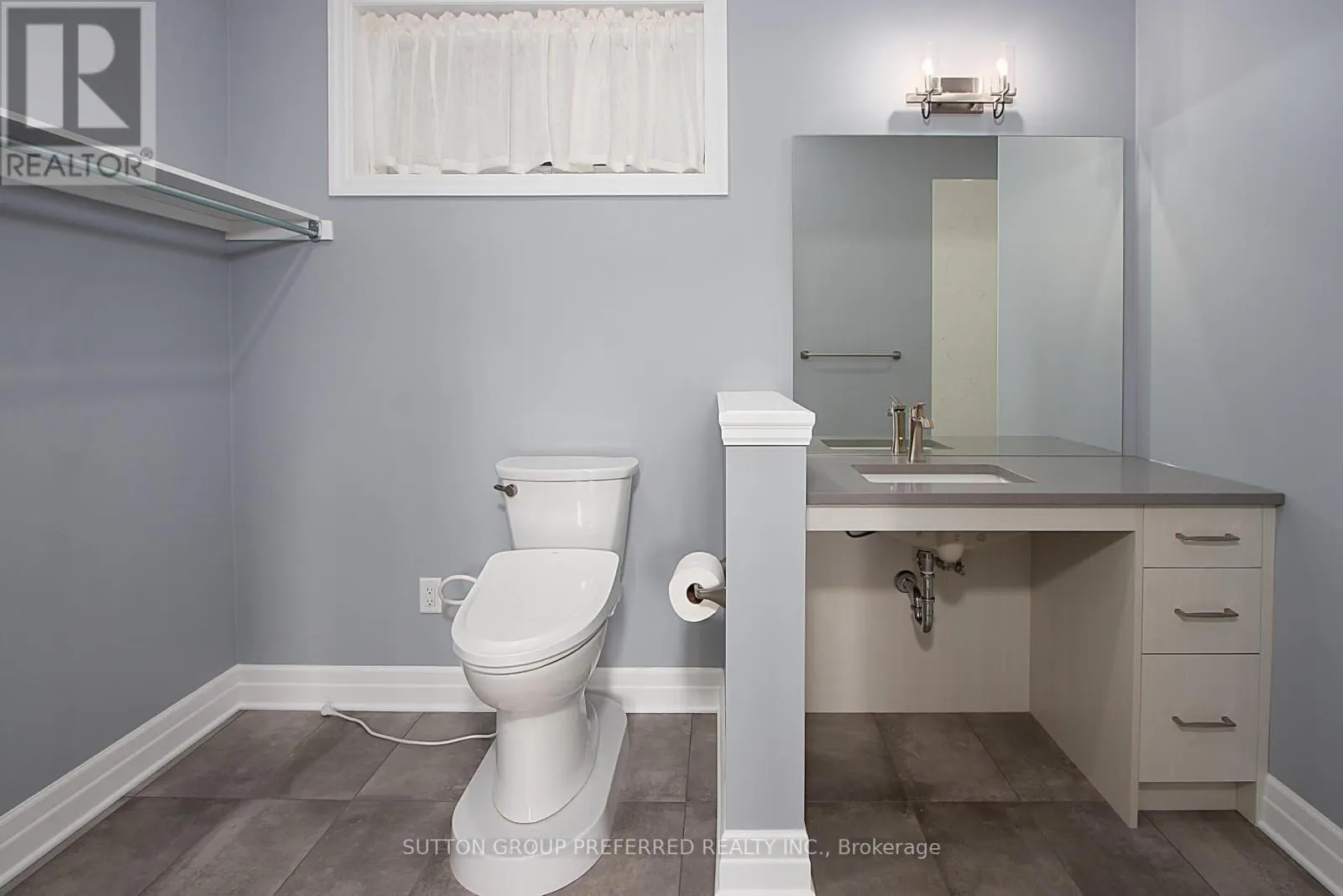 114 BARONS COURT
