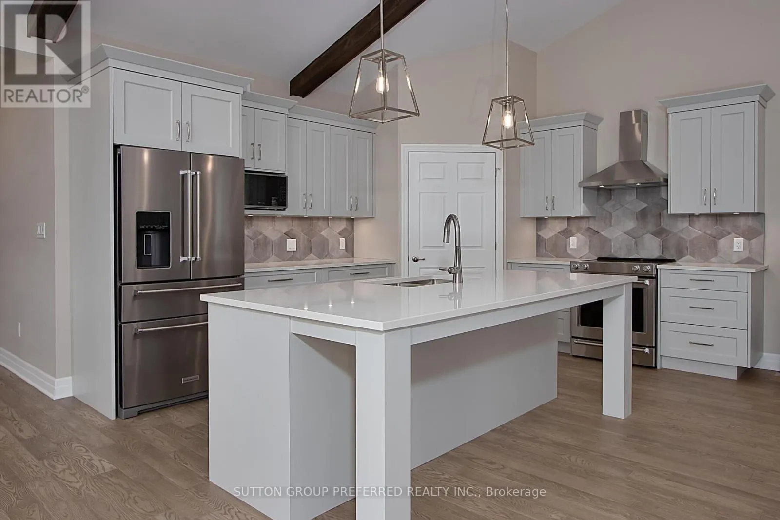 114 BARONS COURT