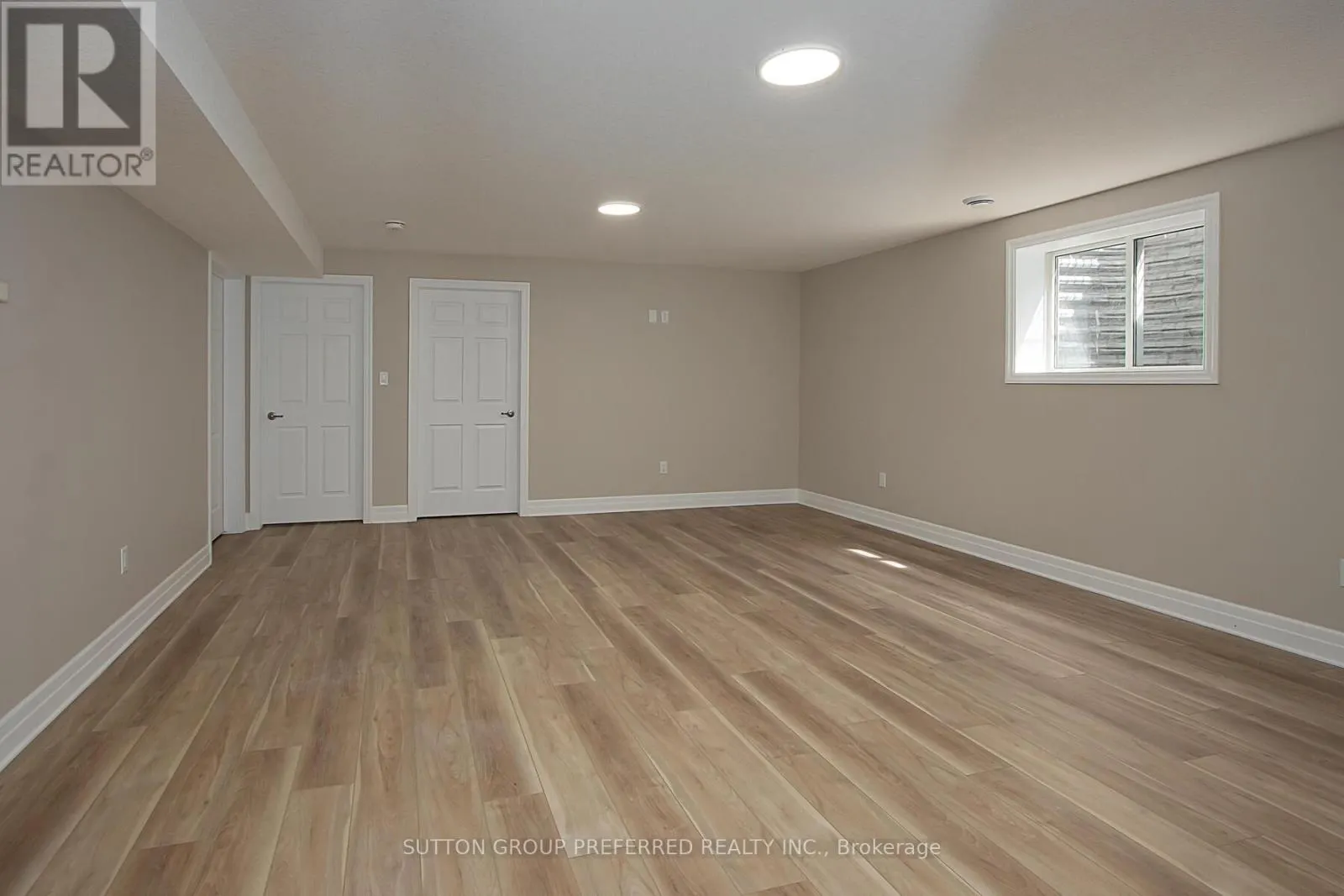 114 BARONS COURT