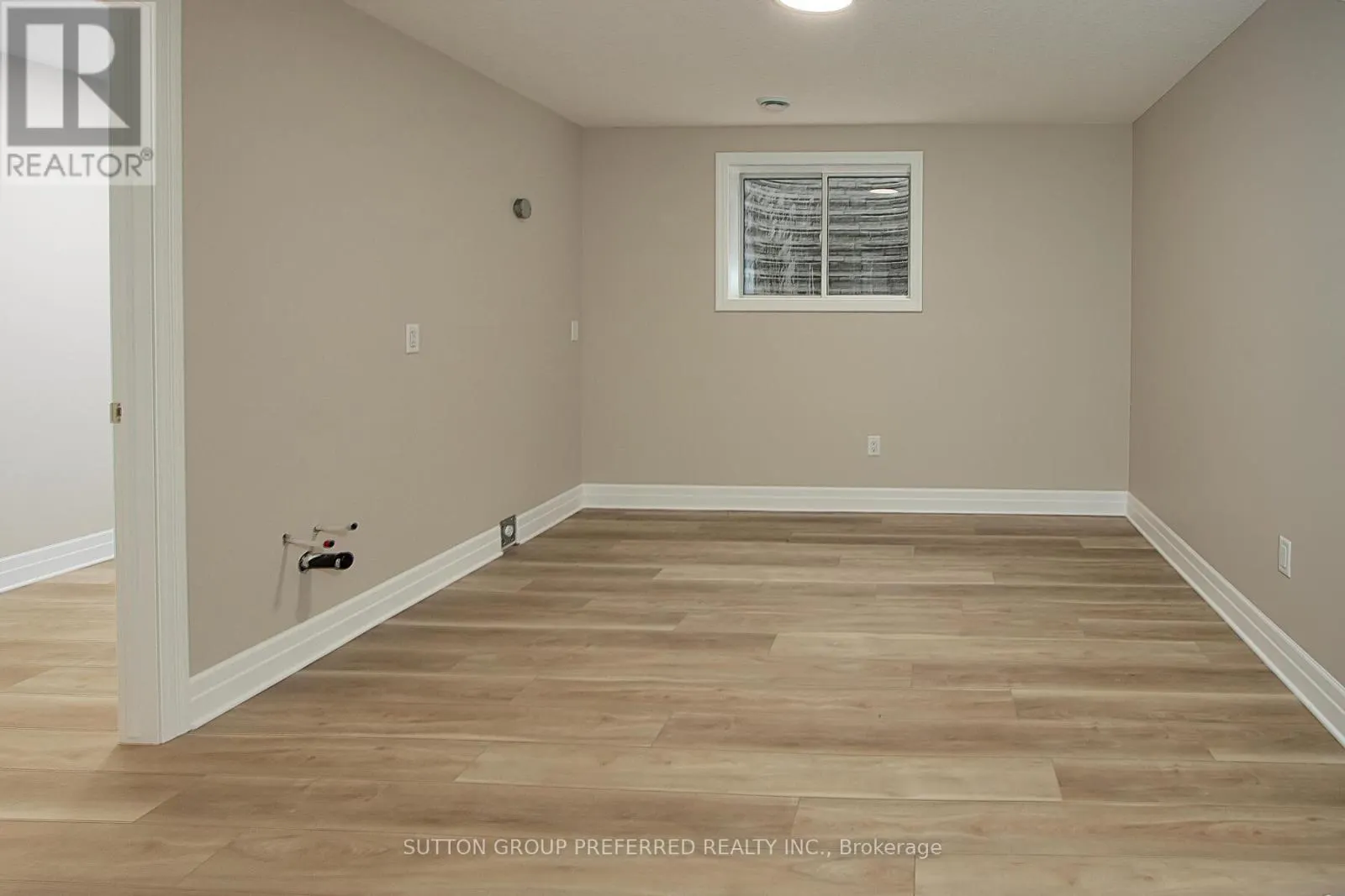 114 BARONS COURT