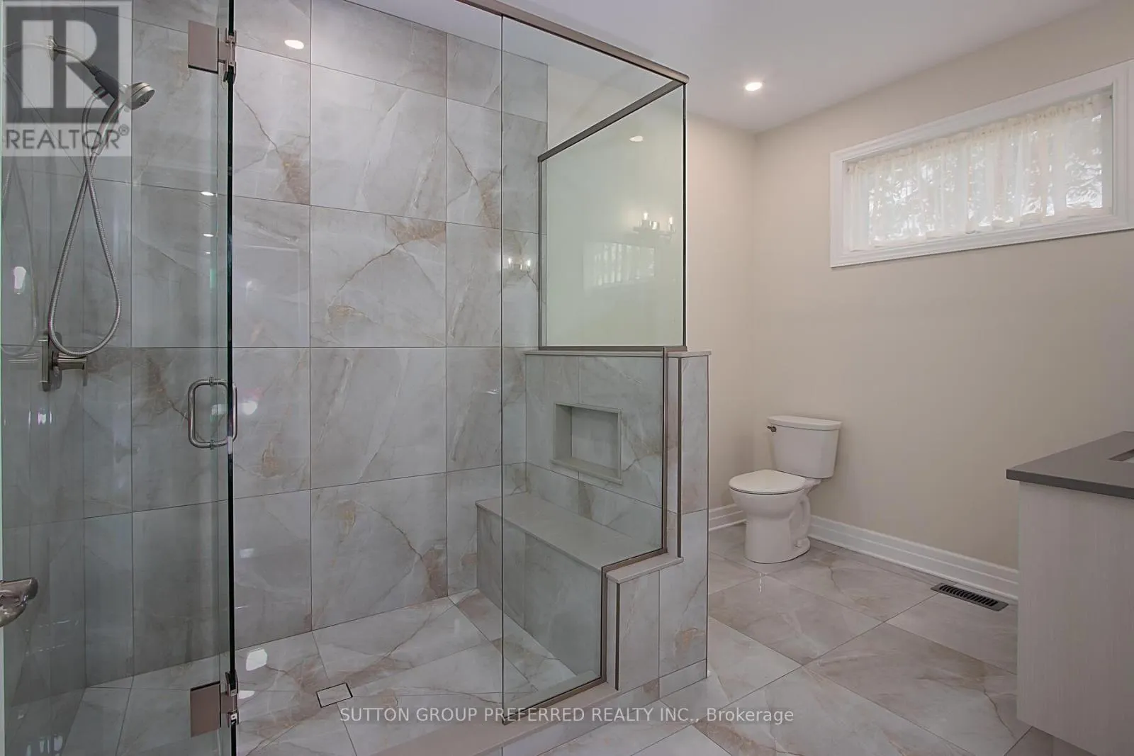 114 BARONS COURT