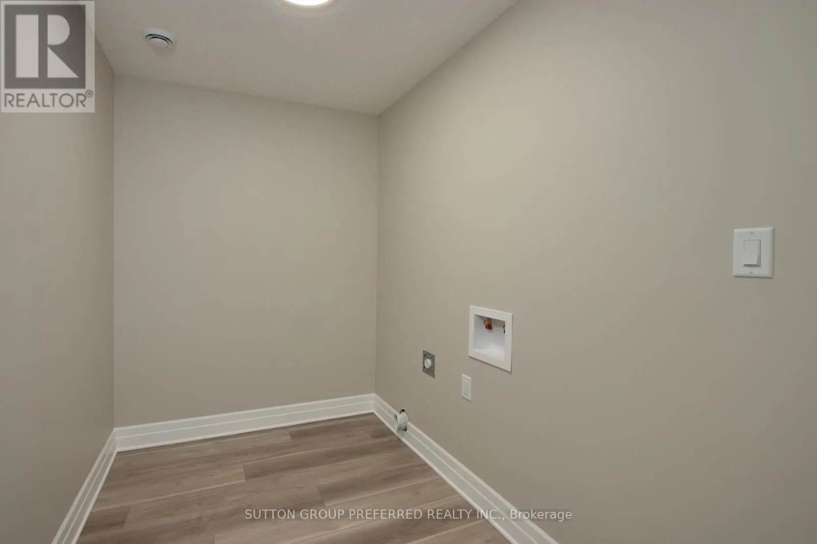 114 BARONS COURT