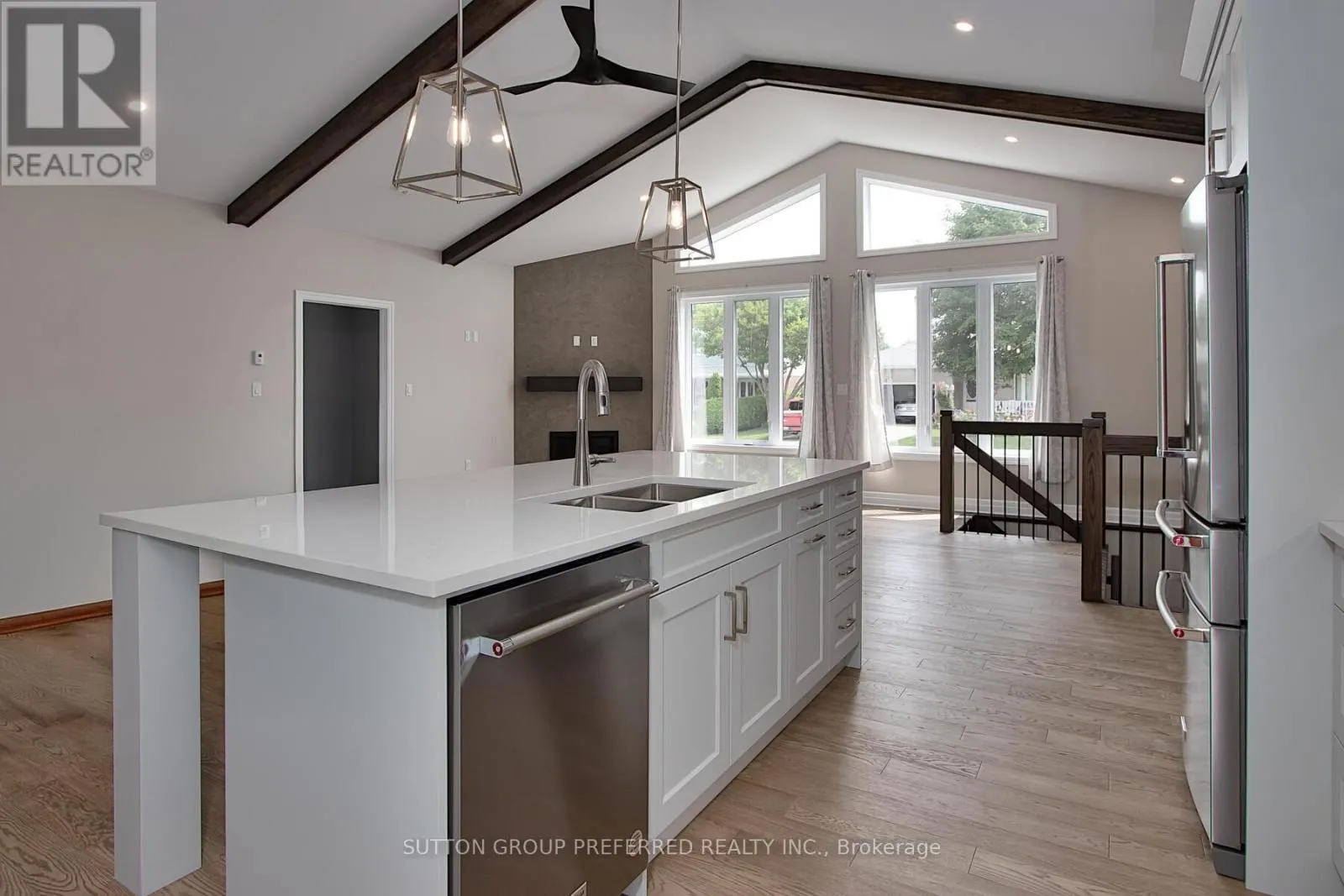 114 BARONS COURT