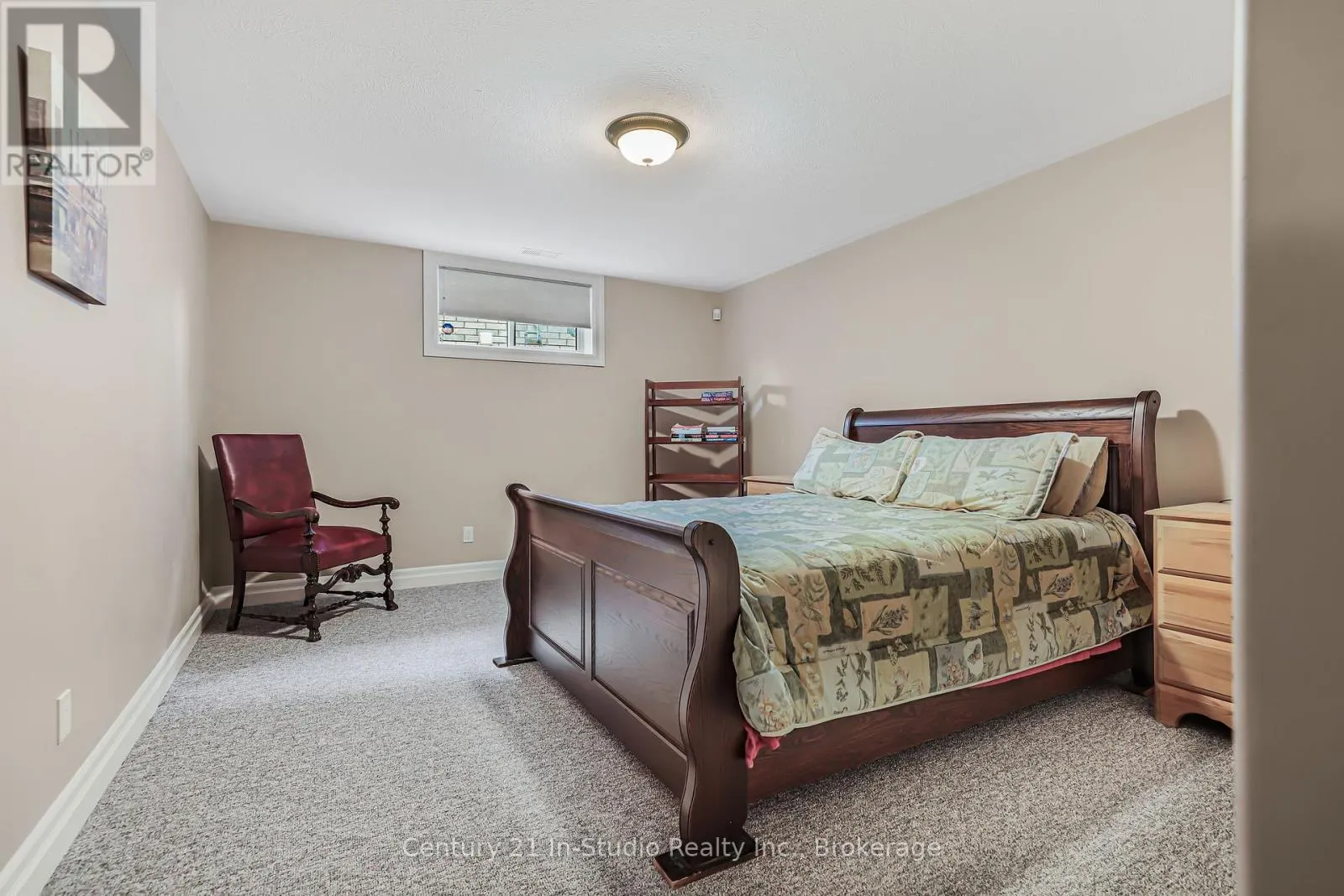 6 GLEN ABBEY COURT