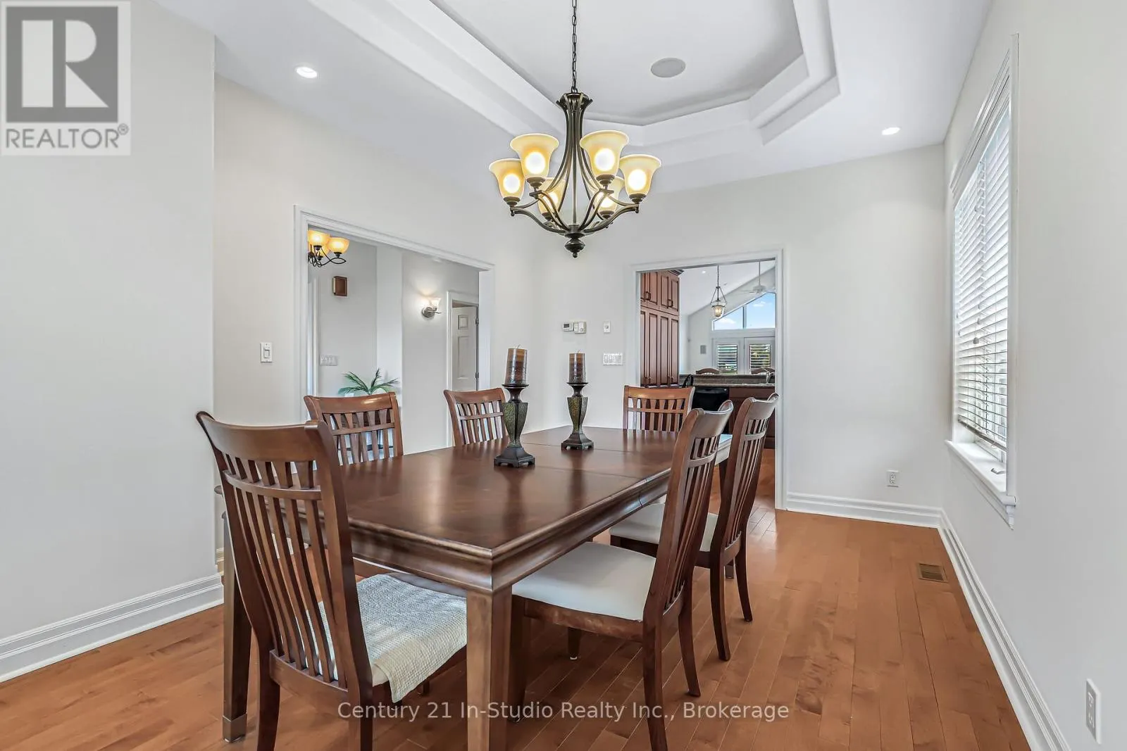 6 GLEN ABBEY COURT