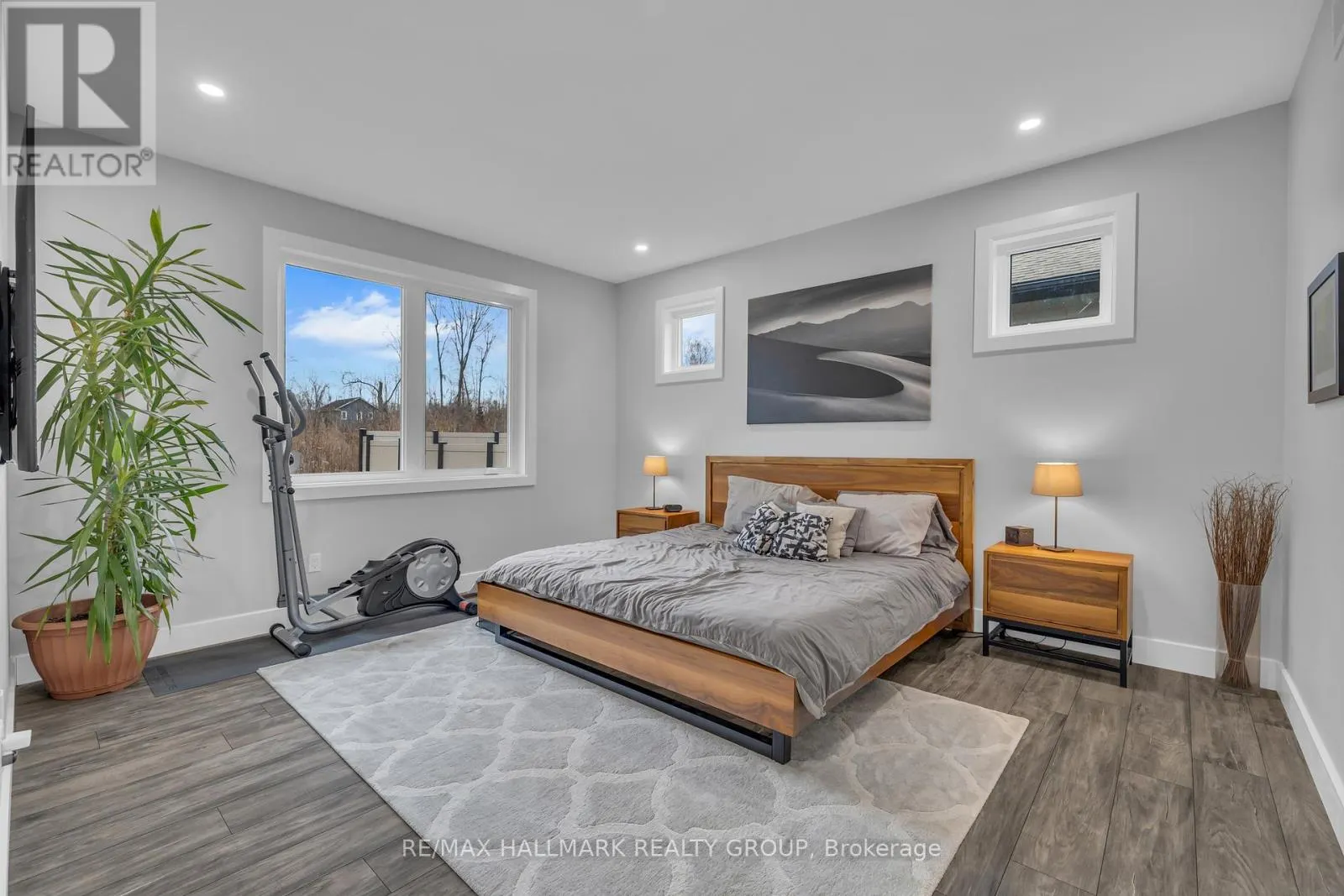 1077 SHEARER DRIVE