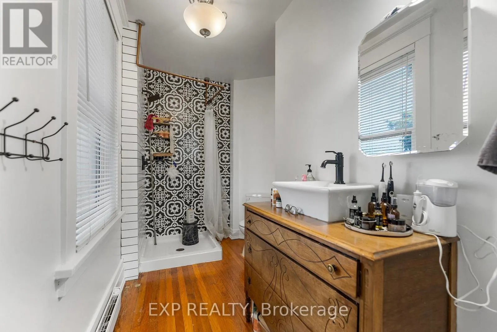 48 HALL AVENUE E