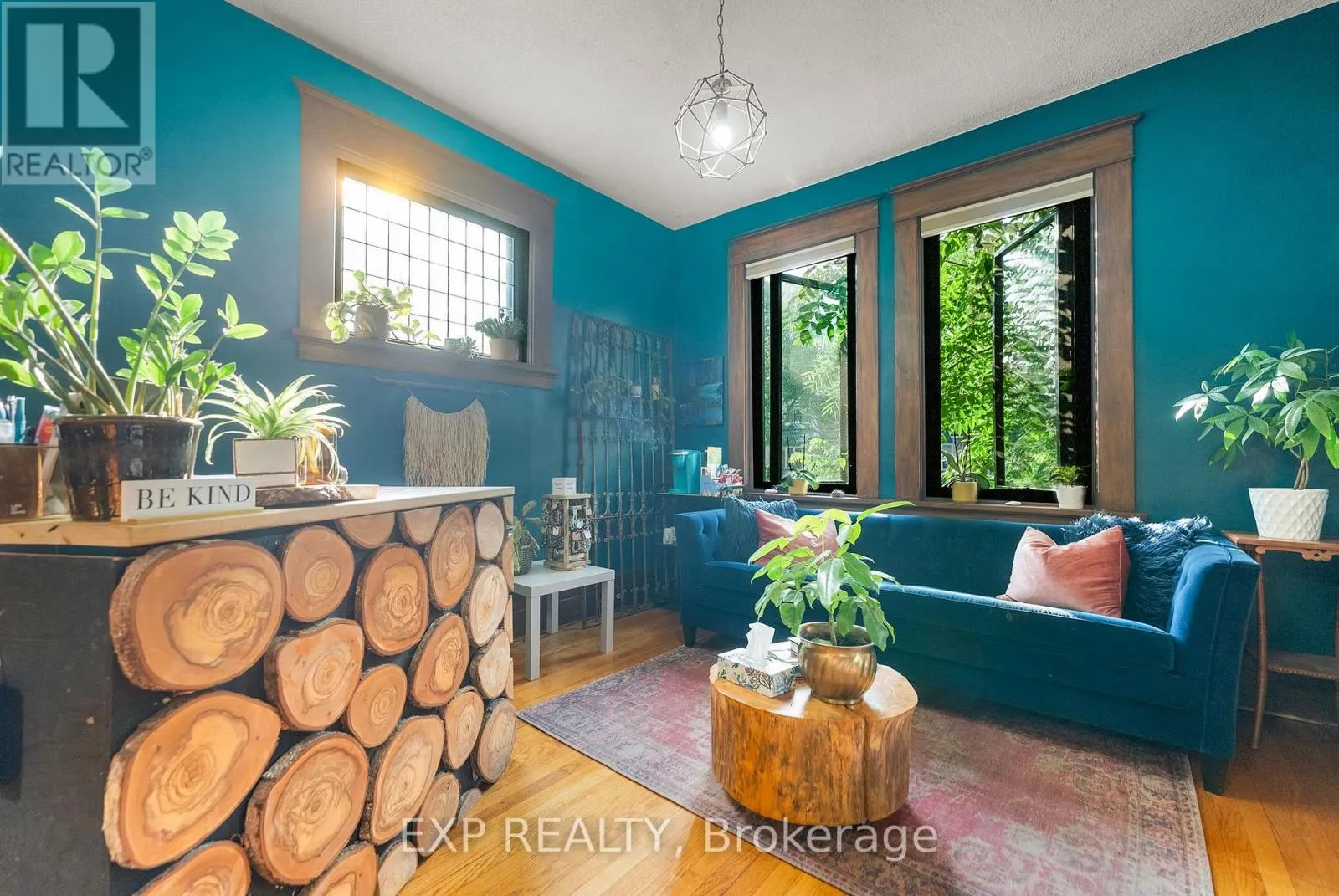 48 HALL AVENUE E