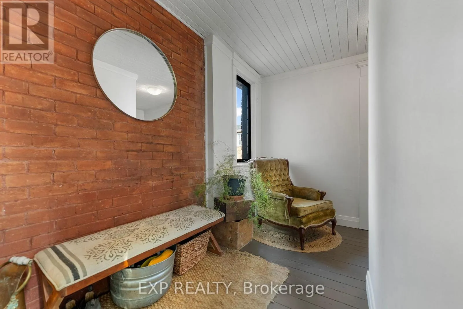 48 HALL AVENUE E