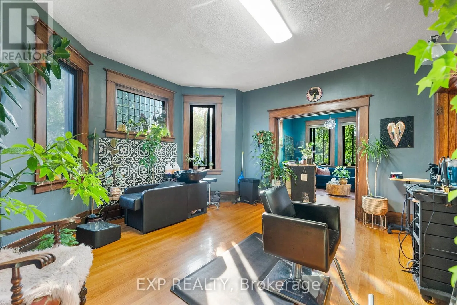 48 HALL AVENUE E