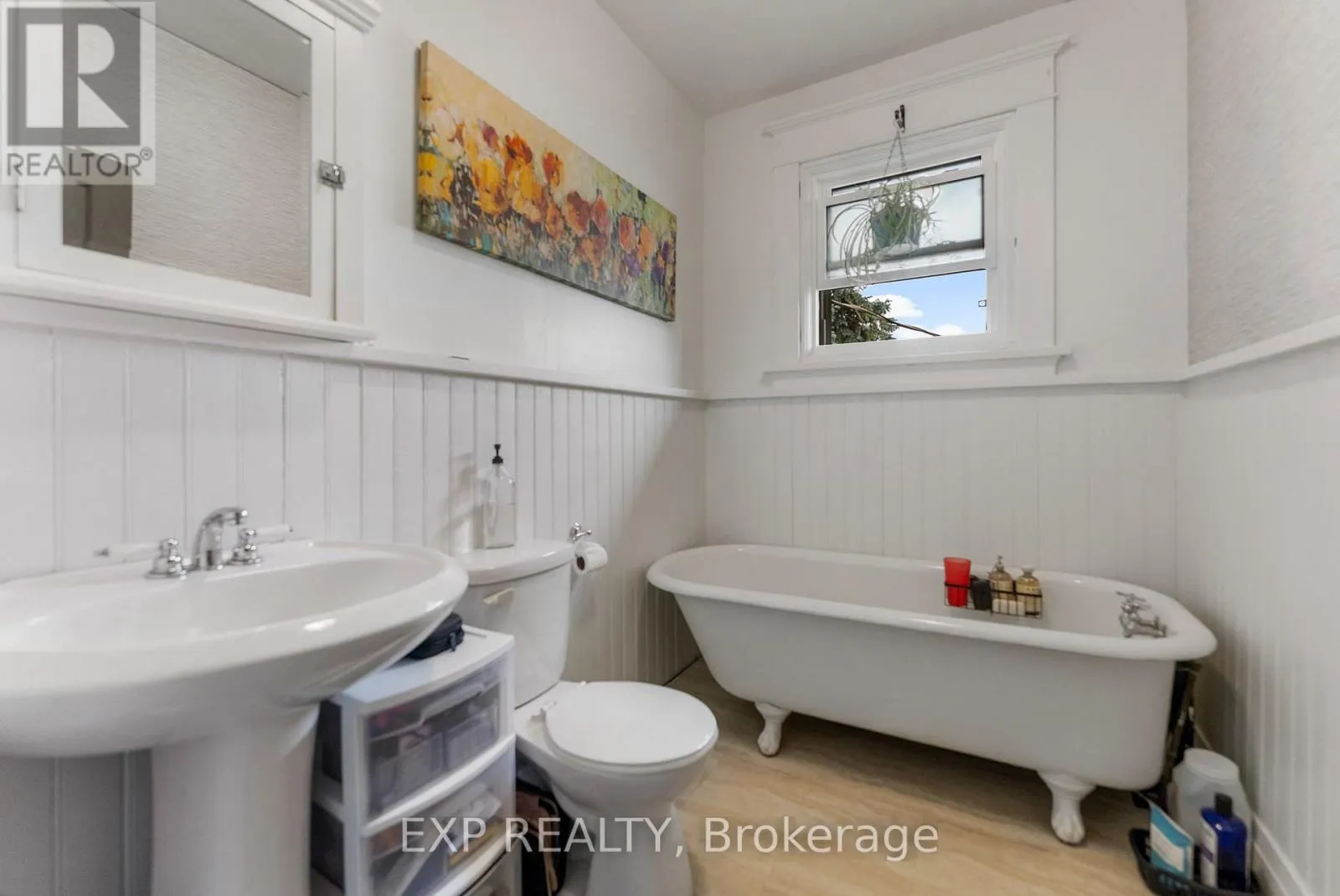 48 HALL AVENUE E