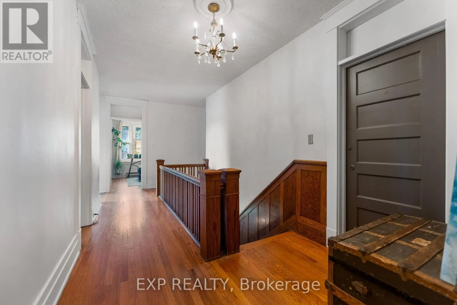 48 HALL AVENUE E