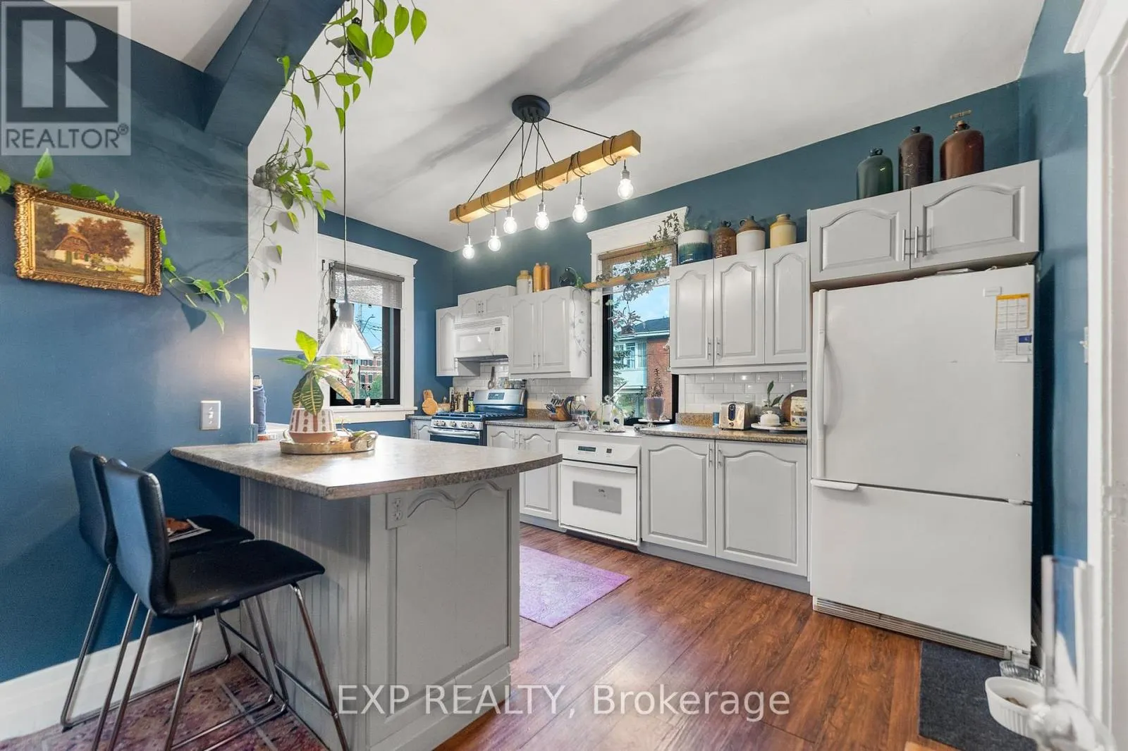 48 HALL AVENUE E