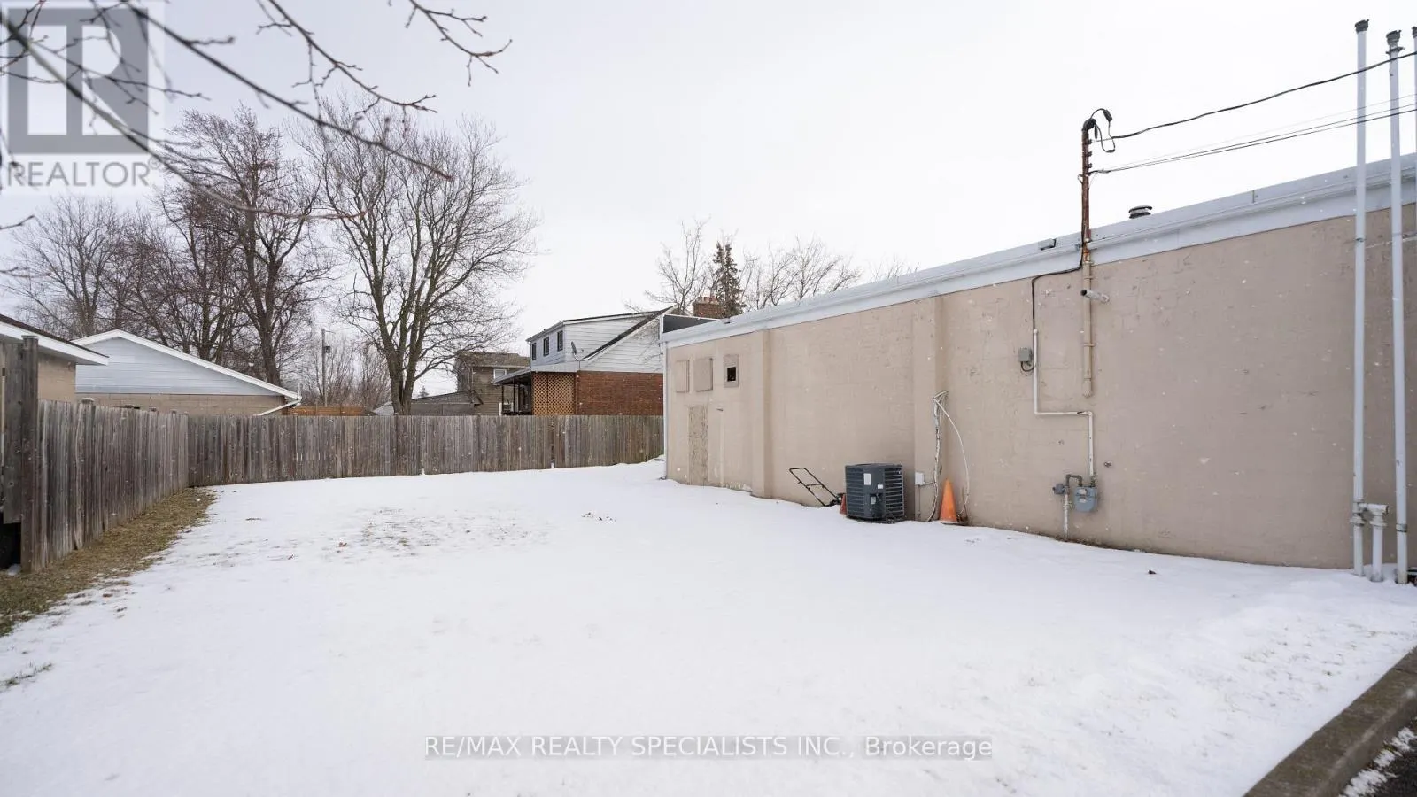132 MAIN STREET E