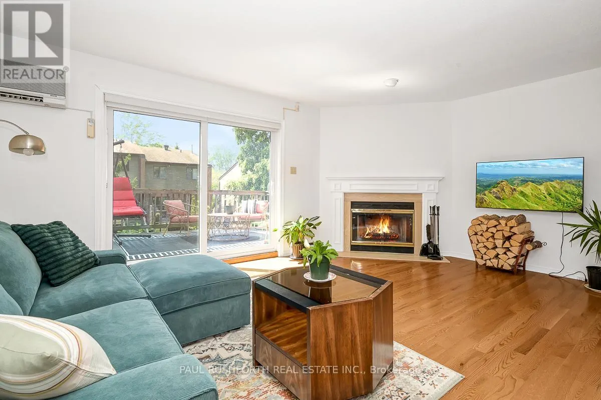 16 OAKLEY AVENUE