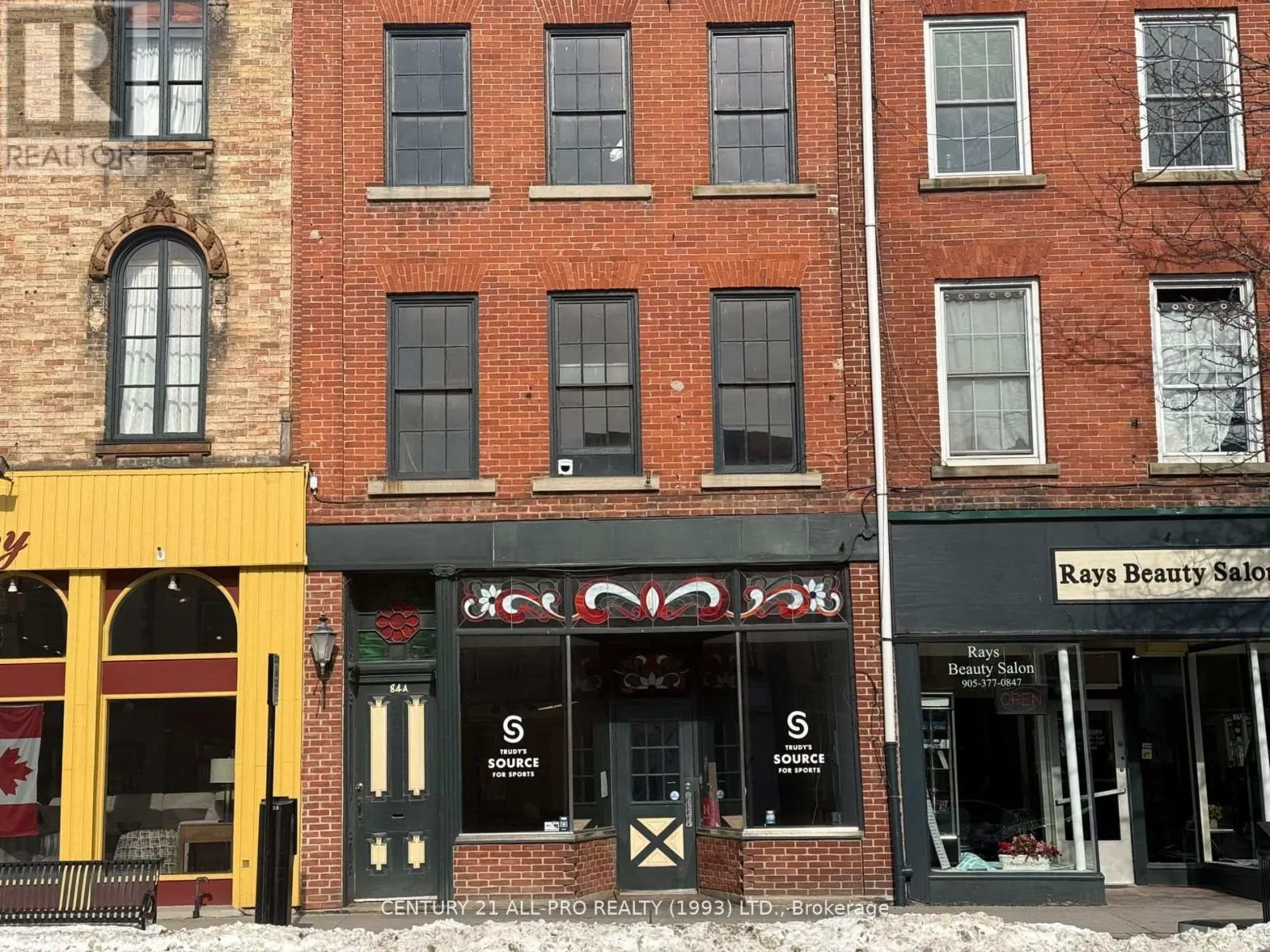 84 KING STREET W