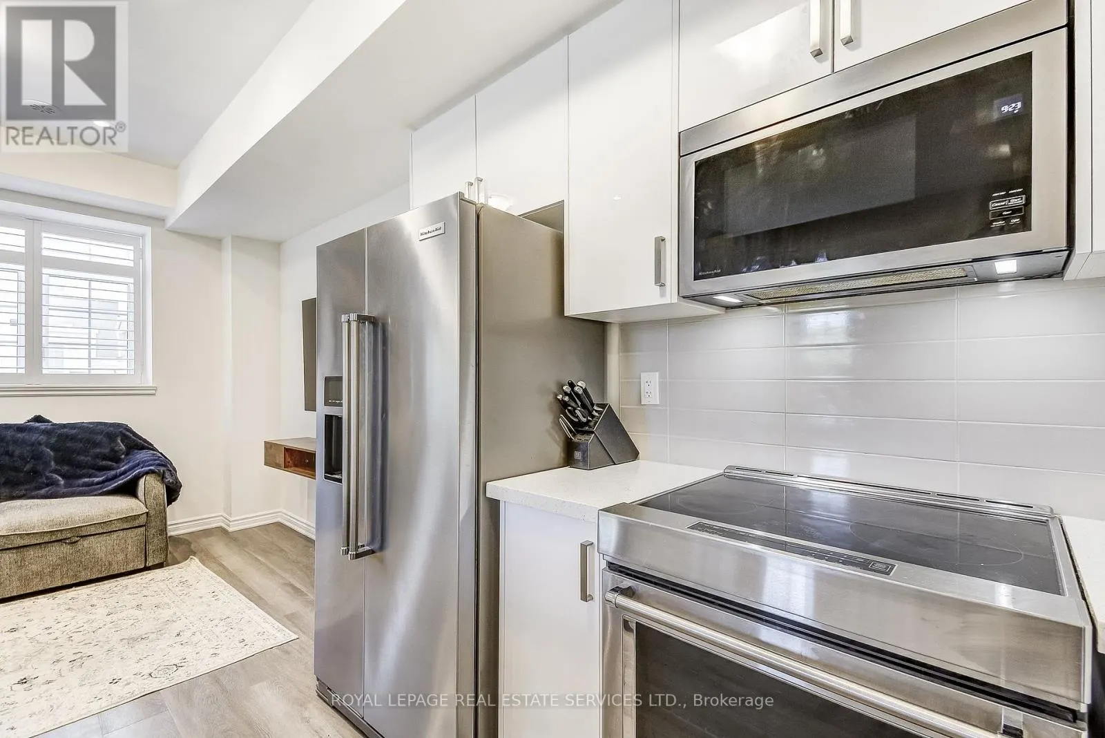 14 - 305 GARNER ROAD W
