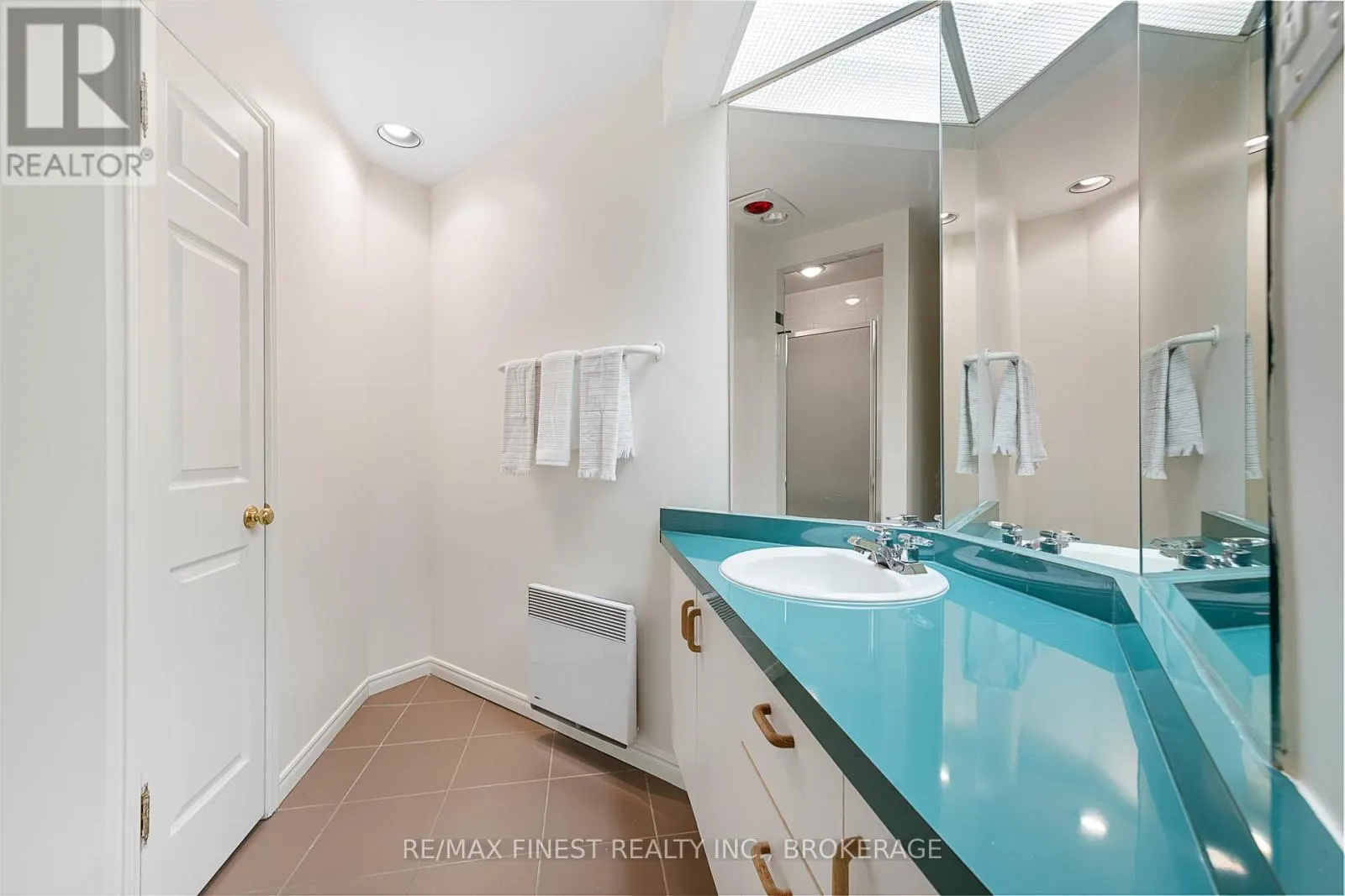 5 - 111 ECHO DRIVE, #5