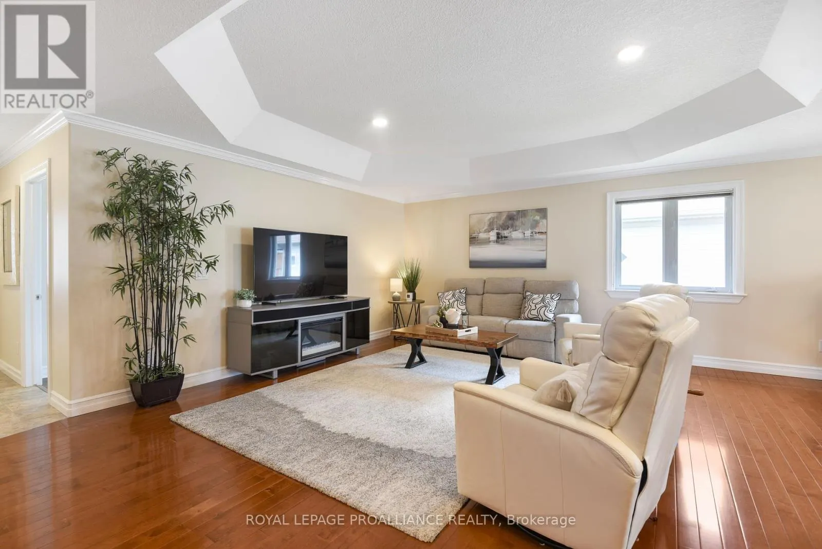 1047 FITZSIMMONS DRIVE