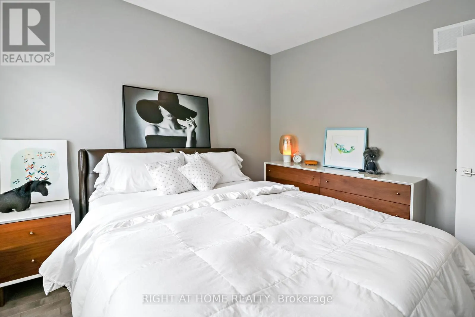 708 REVERIE PRIVATE
