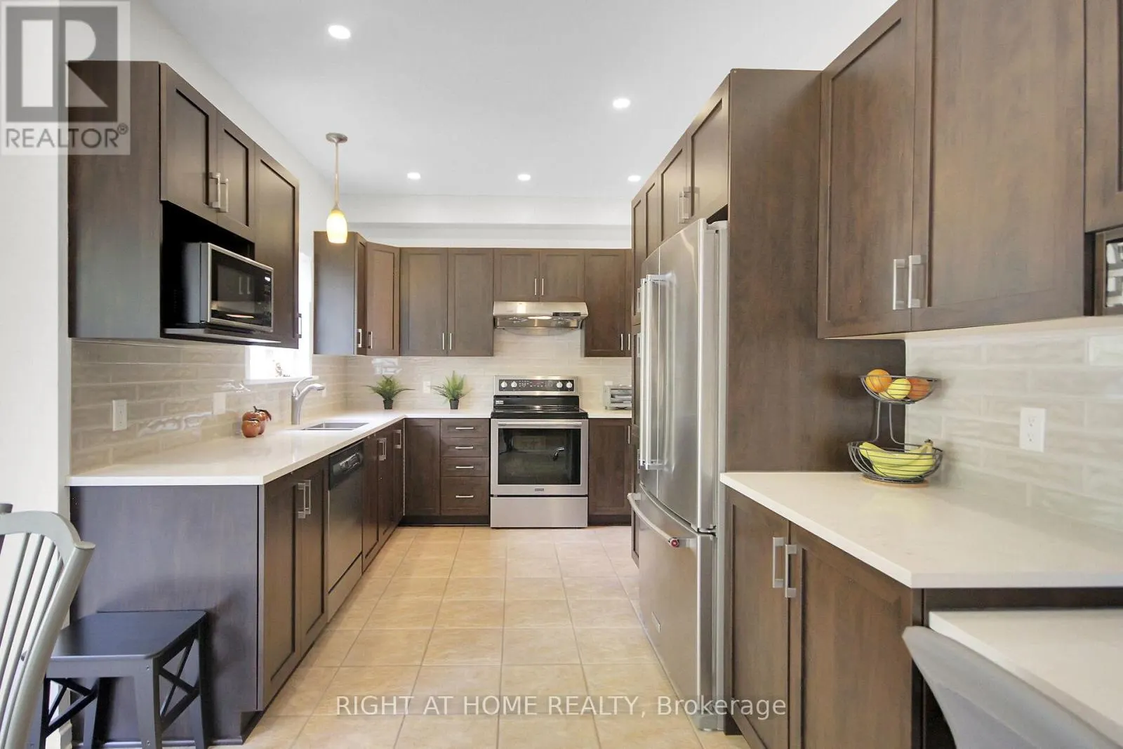 13 SIROCCO CRESCENT