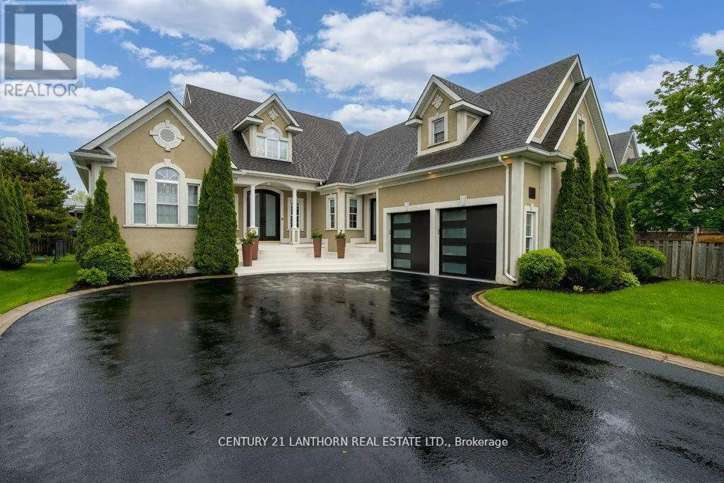 62 DAVEY CRESCENT