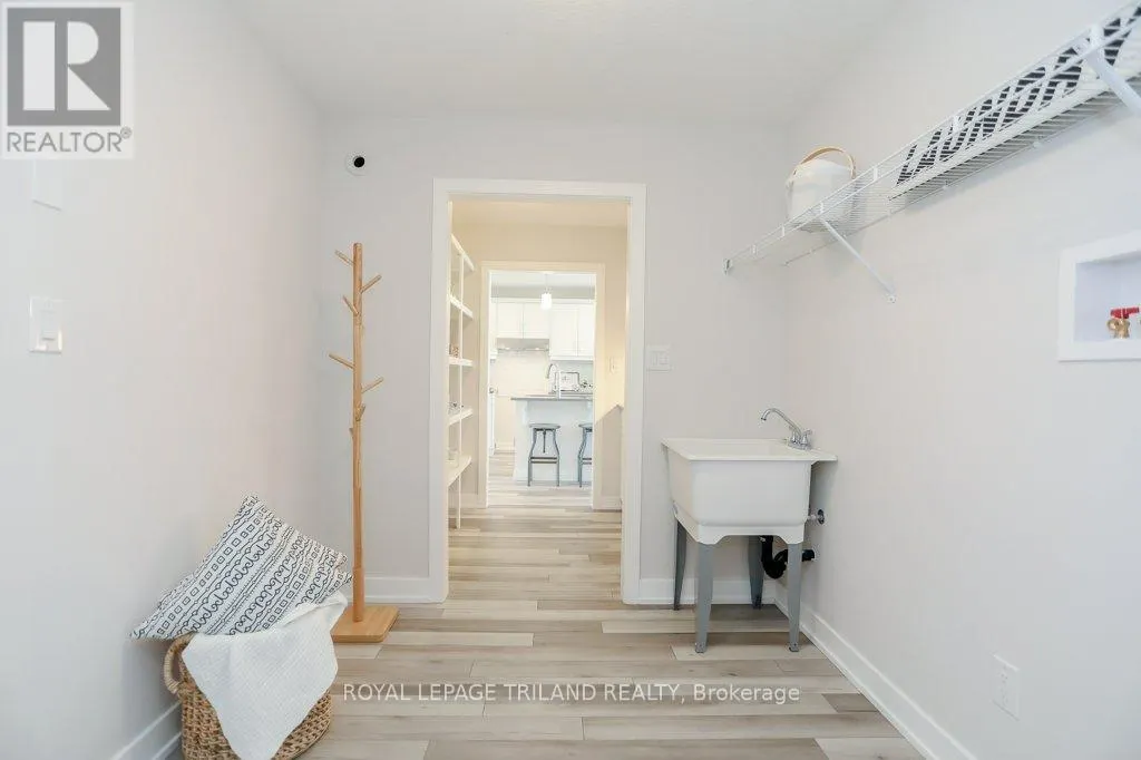 1 HARROW LANE
