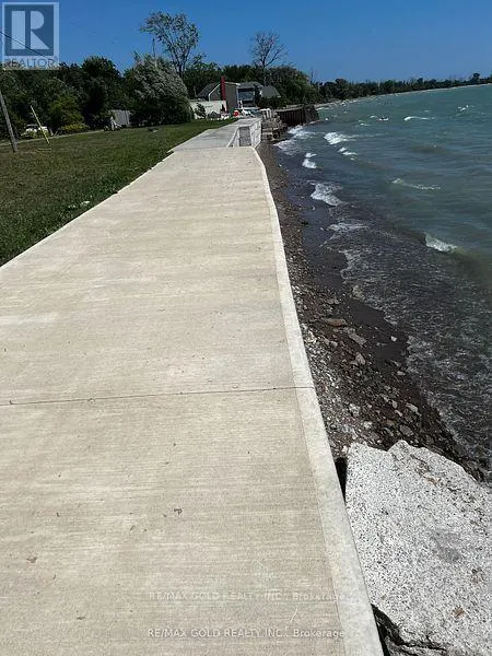 35 LAKEVIEW LINE