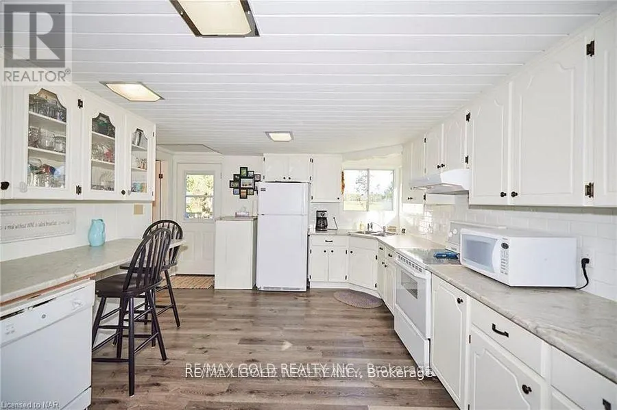 35 LAKEVIEW LINE