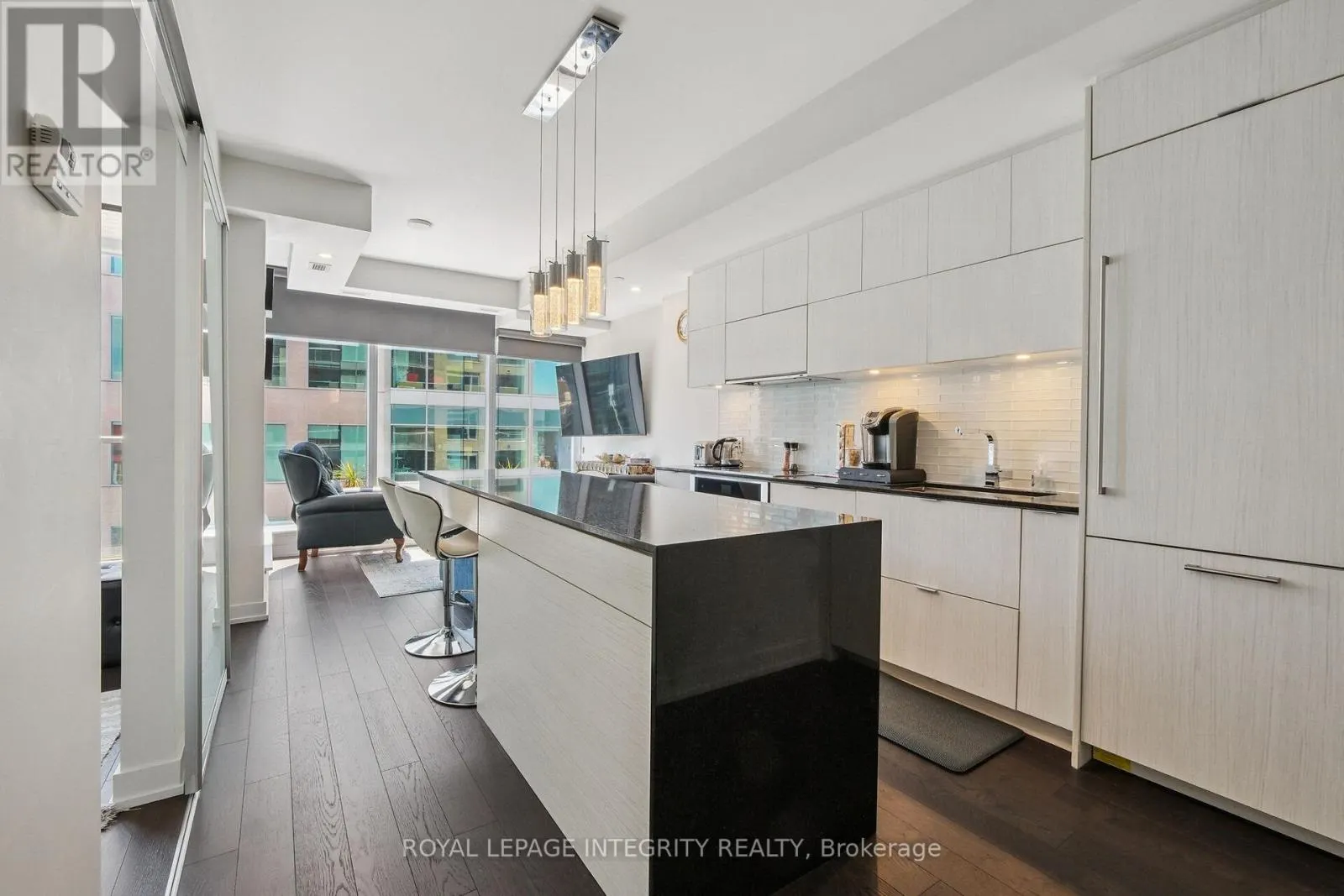 1409 - 101 QUEEN STREET
