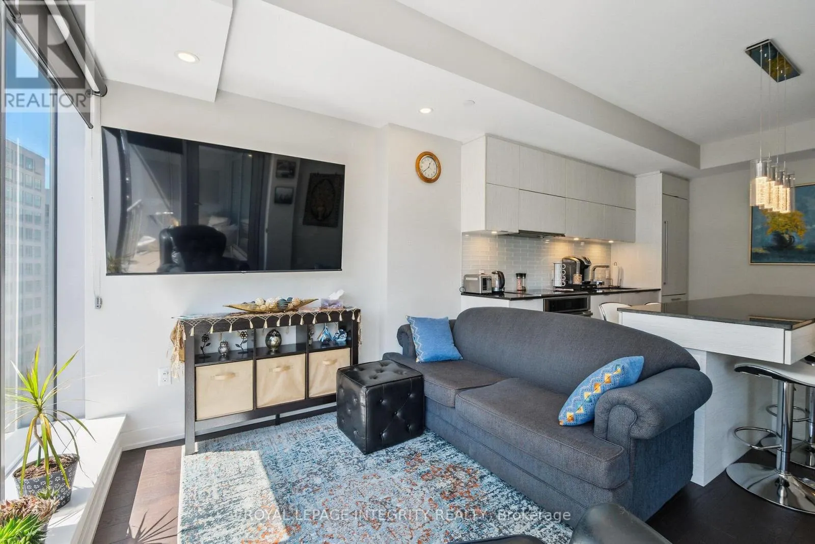 1409 - 101 QUEEN STREET