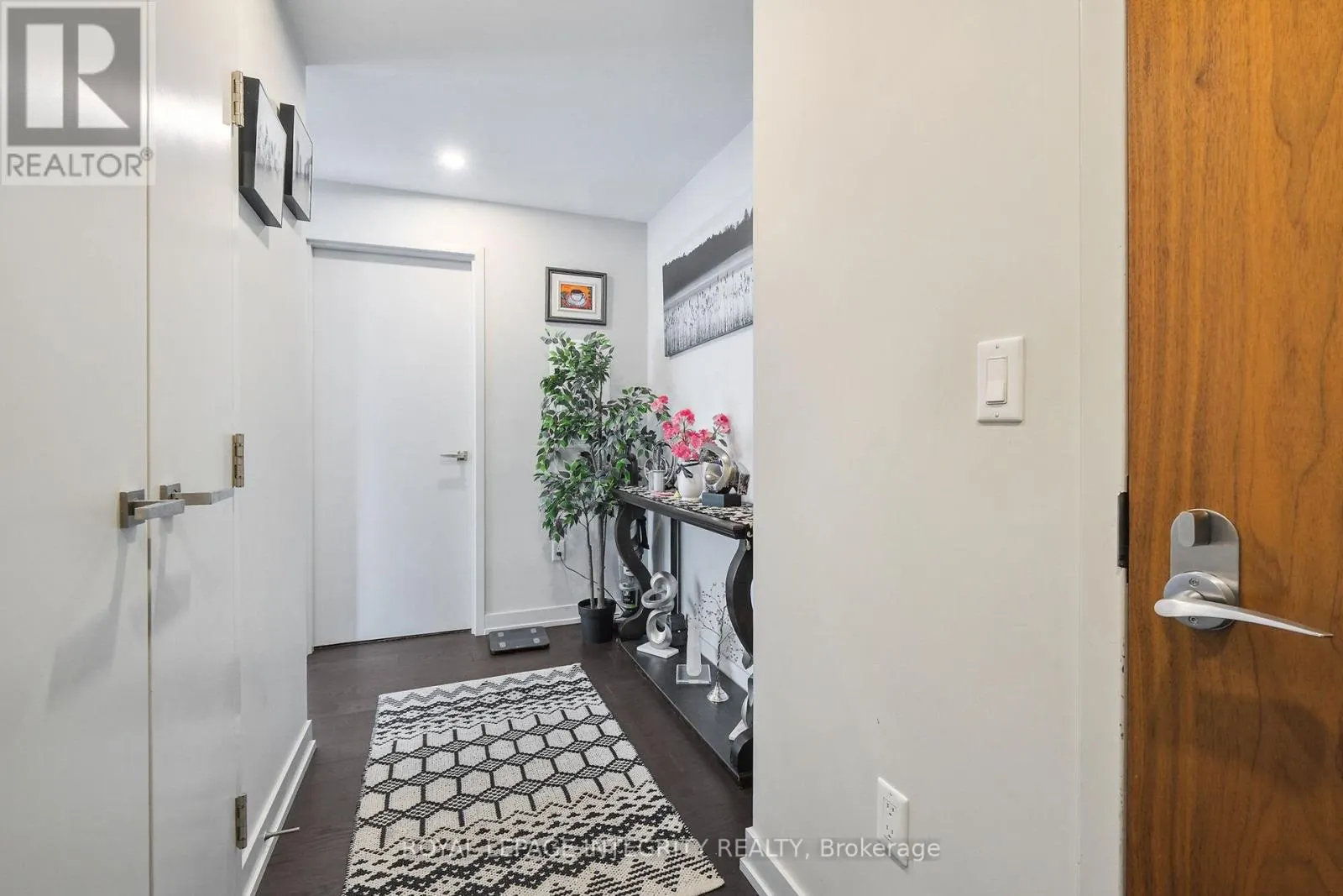 1409 - 101 QUEEN STREET