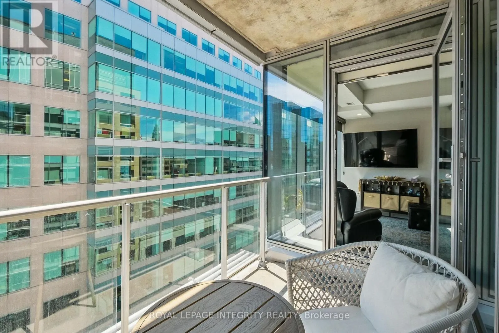 1409 - 101 QUEEN STREET